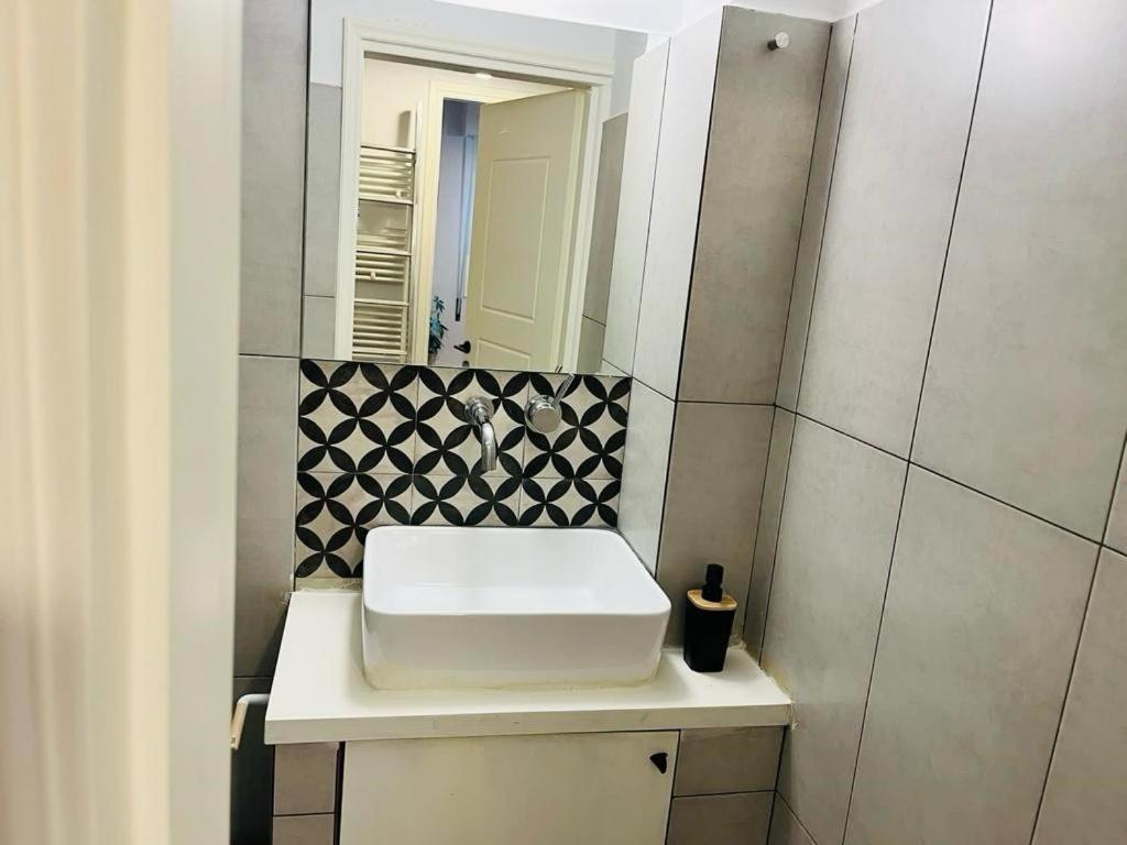 Exarcheia Urban Studio Apartment Αθήνα Εξωτερικό φωτογραφία